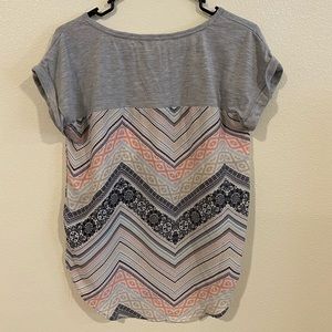 Chevron pattern tee